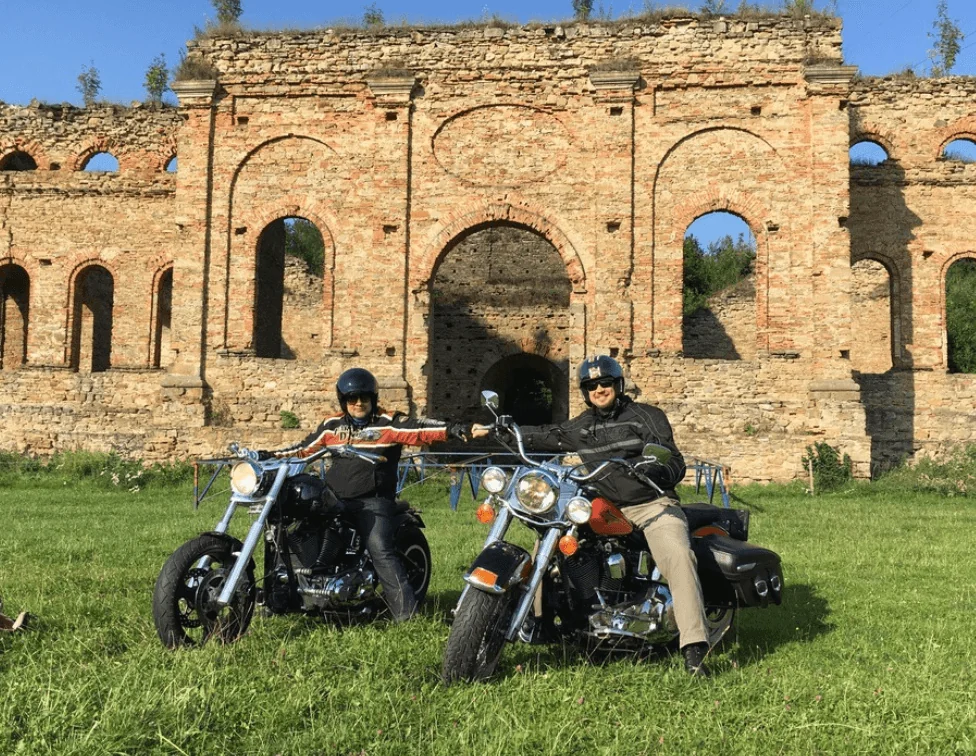 Folklór, motošport a jeden spoločný cieľ. – fotografia 3